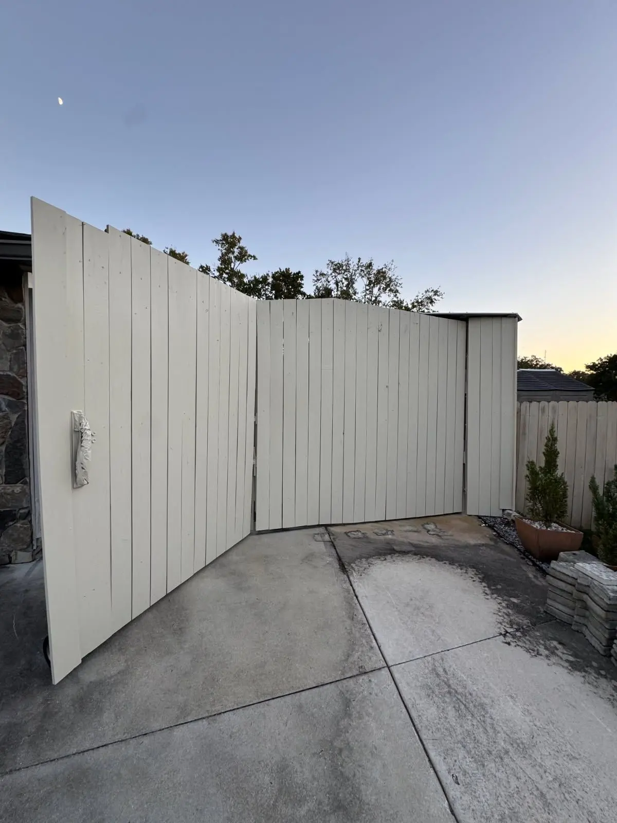 Beautiful Beige Fence Transformation in Middleburg